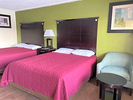 Queen Room Nonsmoking-pet-friendly