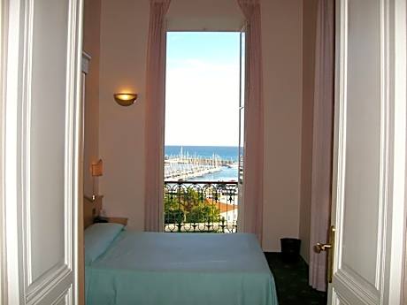 Quadruple Room with Sea View