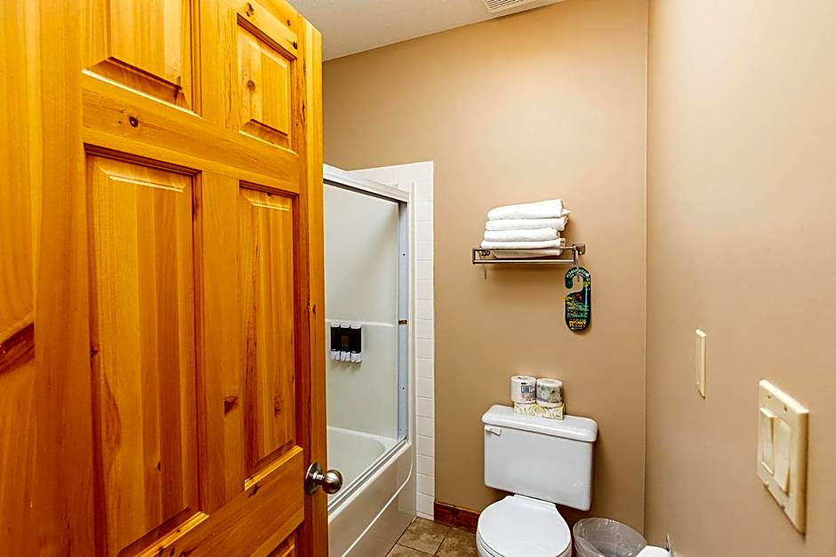 Overlander Mountain Lodge