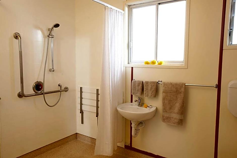 Broadway Motel & Miro Court Villas