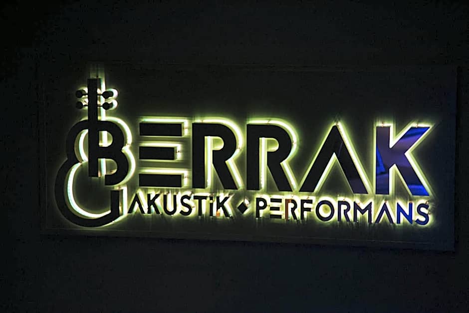 Berrak Otel