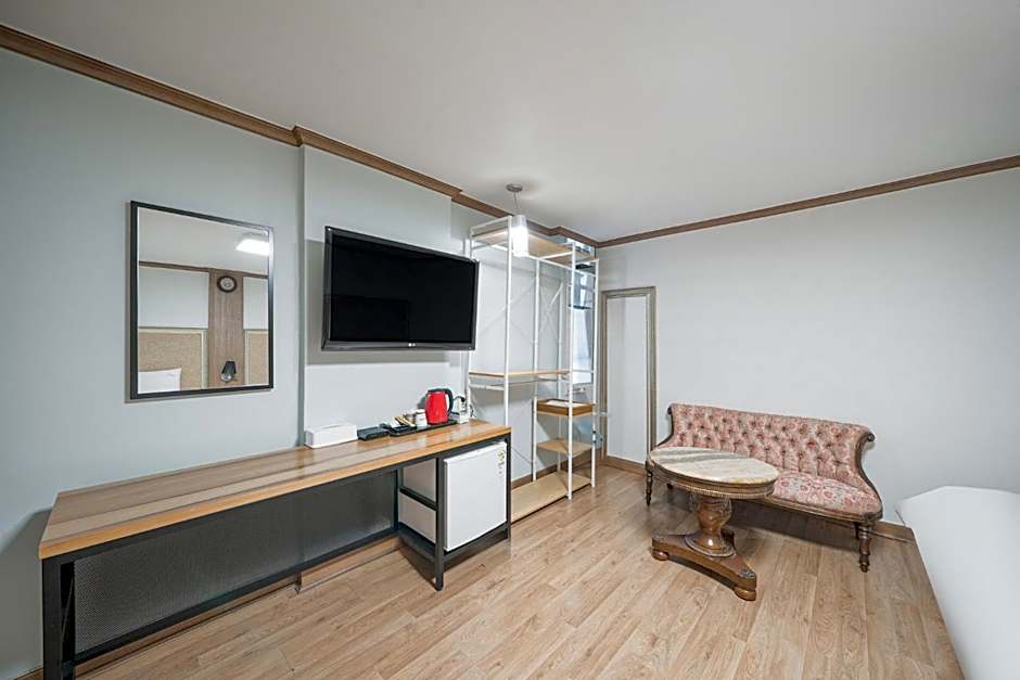 Changwon Olympic Hotel