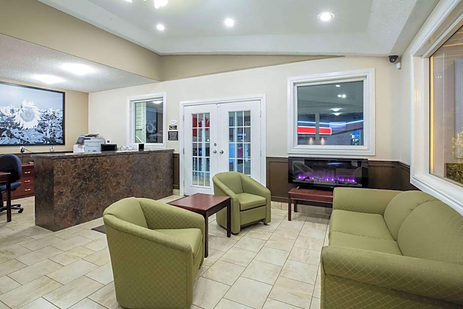 Super 8 by Wyndham Smoky Lake