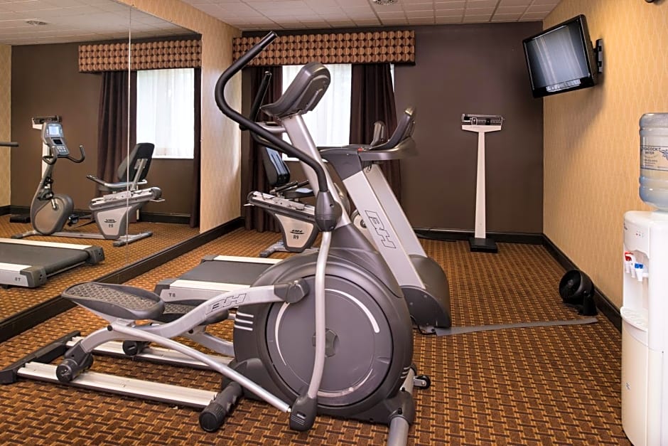 Holiday Inn Express & Suites Bucyrus by IHG