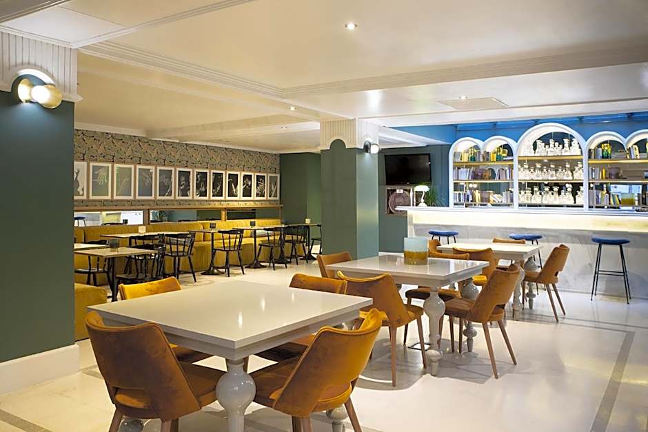 Petit Palace Puerta de Triana