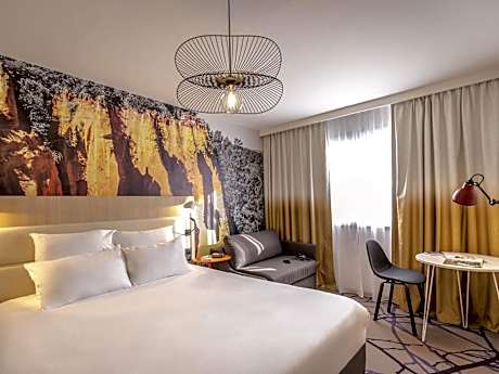 Classic Room with One Double Bed and One Single Bed