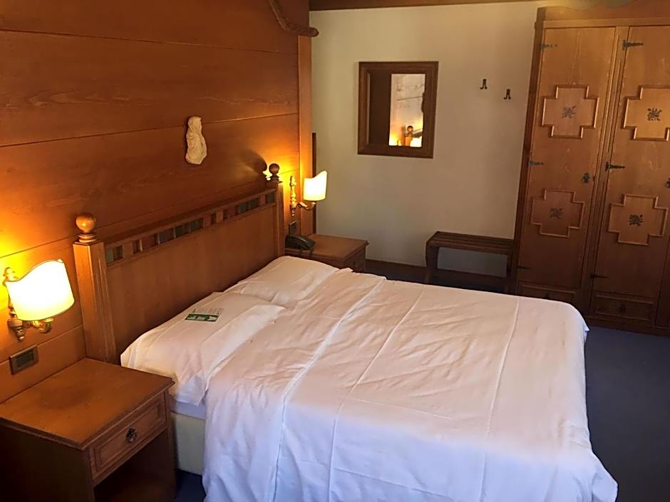 Photo 1 of 4 of Superior 1 Double Bed or 2 Beds