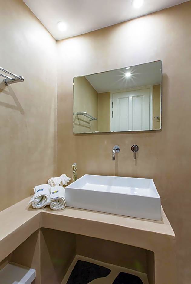 Byzantio Beach Suites & Wellness