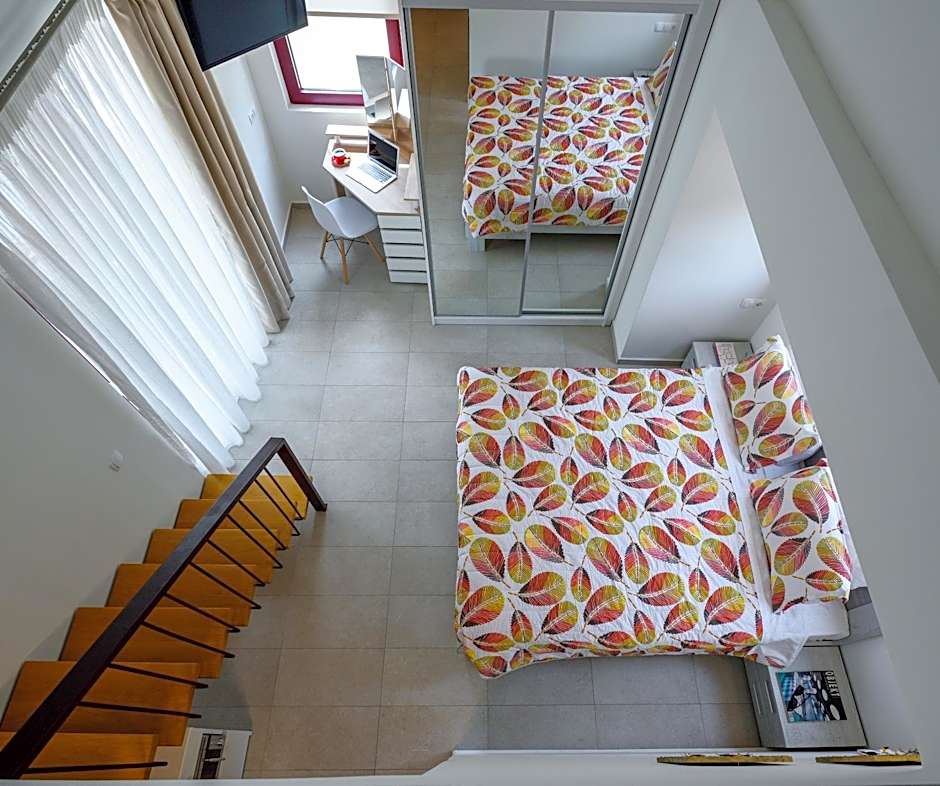 Elpiniki Luxury Rooms