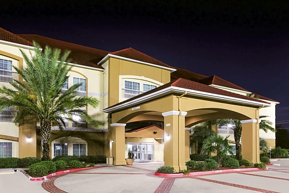 La Quinta Inn & Suites by Wyndham Bay City