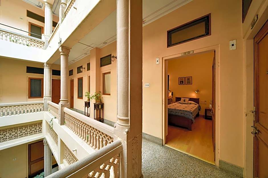 Hotel Arya Niwas