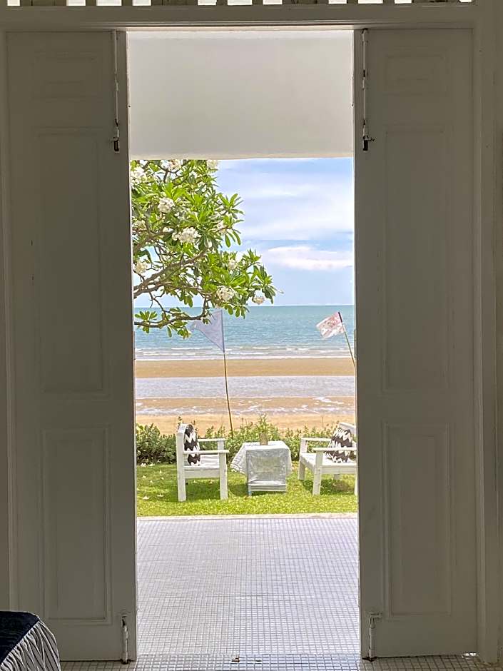 Hua Plee Lazy Beach Hotel