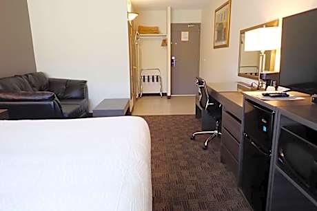 1 Queen Bed Non-Smoking