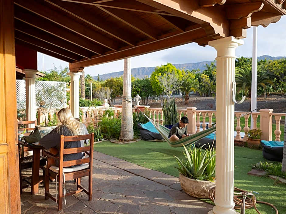Duque Nest Hostel