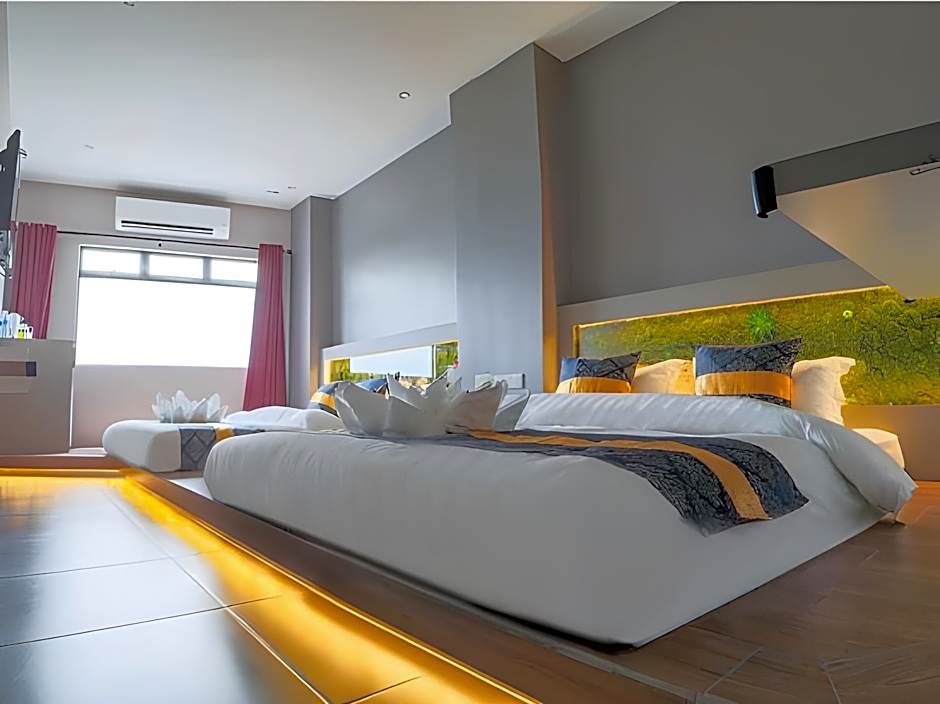 Top Garden Hotel