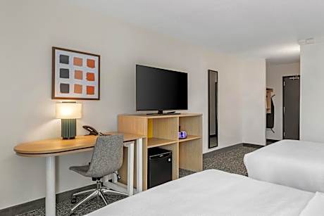 Room with Two Queen Beds and Bath Tub - Mobility and Hearing Accessible