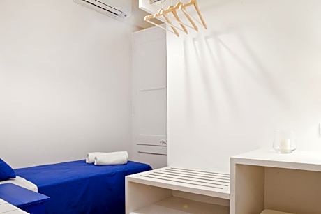 Single Room with Shared Bathroom