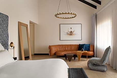 Exclusive Suite with Private Pool and Sauna