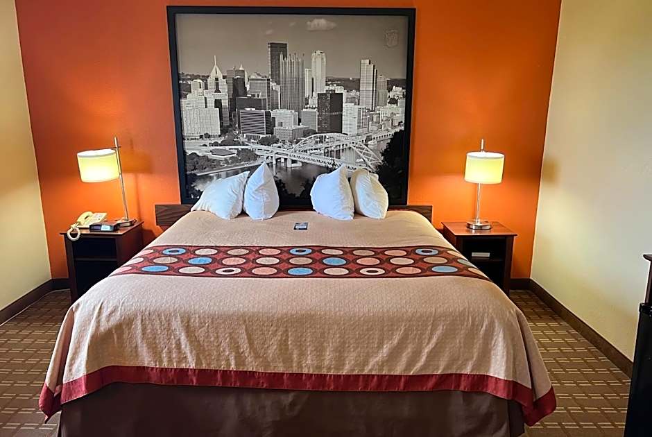 Super 8 by Wyndham Altoona