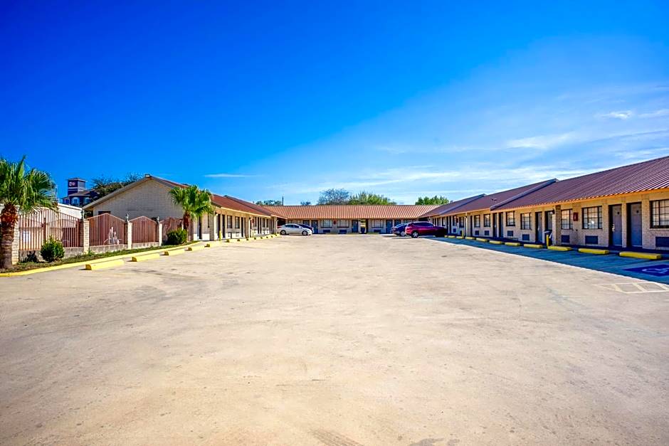 Pleasanton Executive Inn By OYO