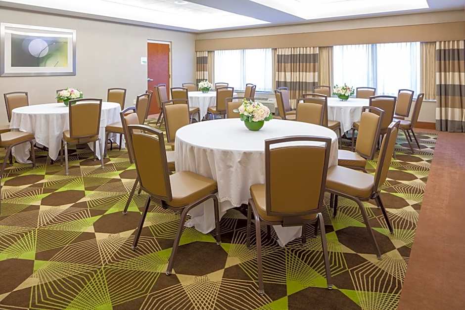 Holiday Inn Manchester Airport By IHG