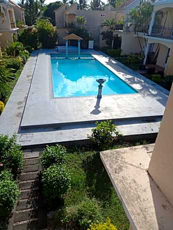Cosy Home Mt Choisy 5 mins walk to the beach!