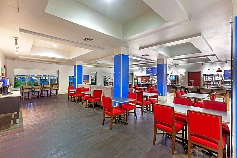 Holiday Inn Express Hotel and Suites Shreveport South Park Plaza By IHG