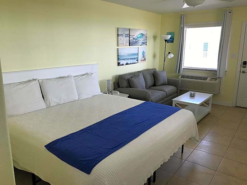 Beachgate Condo Suites and Hotel 438 condo