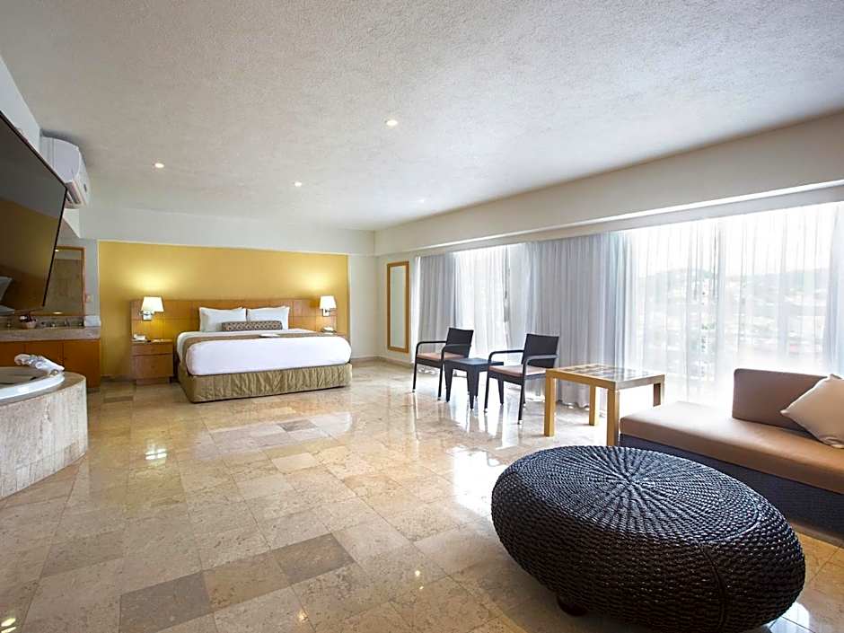 HS HOTSSON Hotel Acapulco