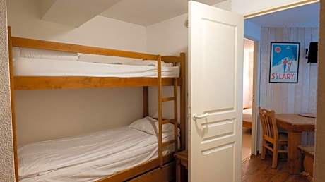 One-Bedroom Apartment (4 Adults)