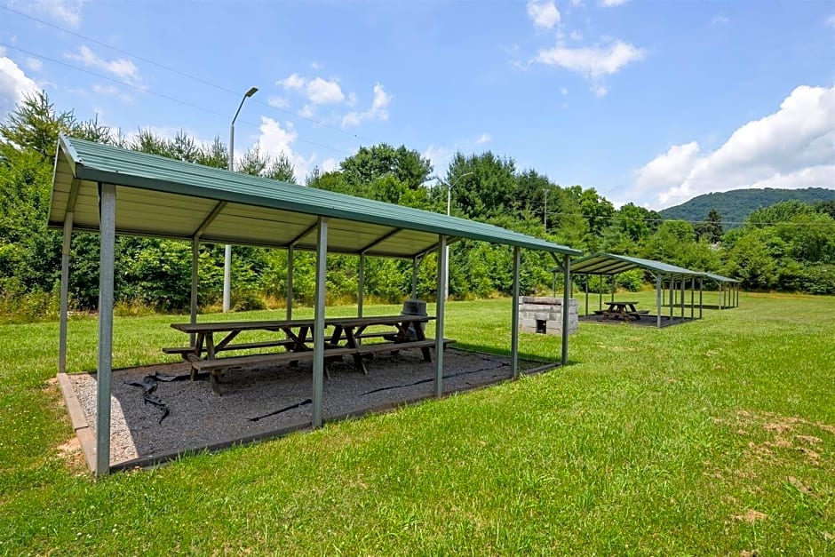 Americas Best Value Inn Canton, NC