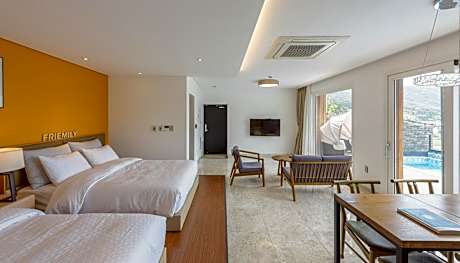 Pool Villa Family Twin Room