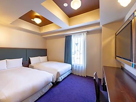 Premier Twin Room - Non-Smoking