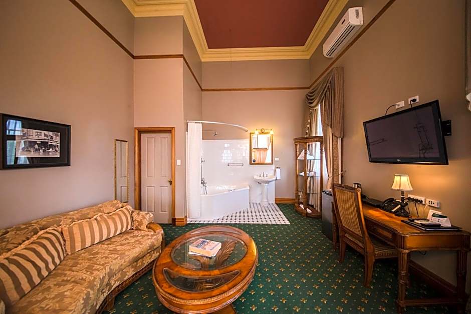 Denison Boutique Hotel