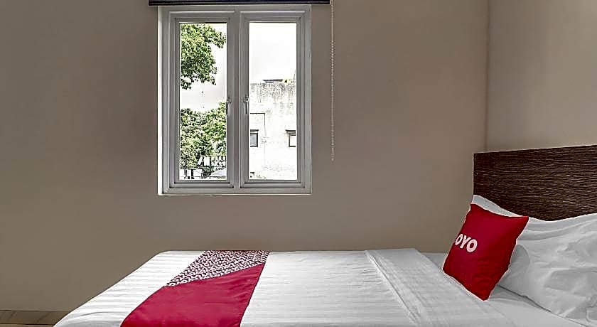 Collection O Cihampelas Near Ciwalk Formerly Regia Cihampelas