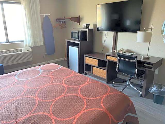 Super 8 by Wyndham Alton