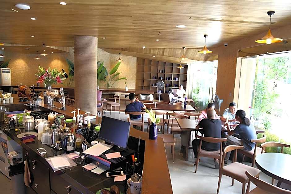 Draha Halong Hotel - Serenity, Charm and Nature - A Vietnamese Favorite