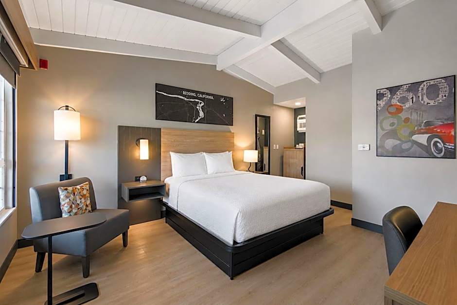 Photo 1 of 6 of Superior 1 Queen Bed