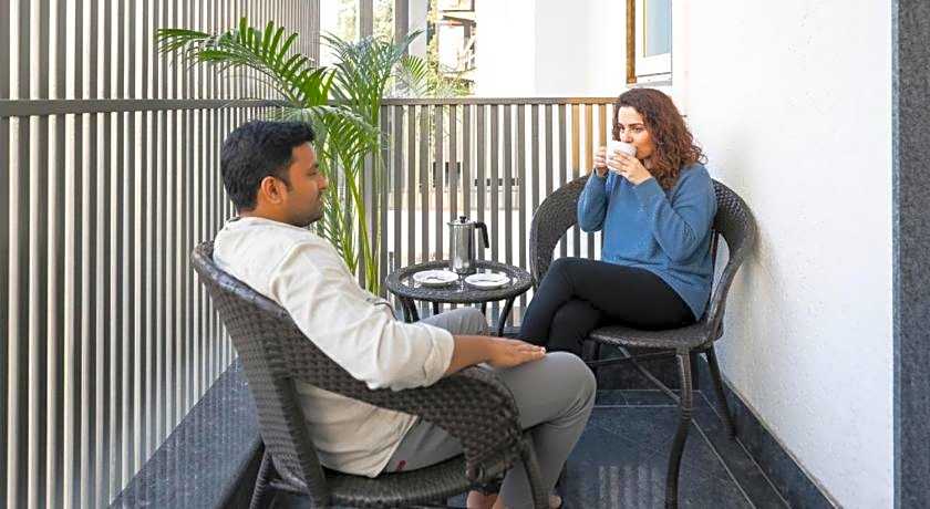 FabHotel La Paz Stay B&B