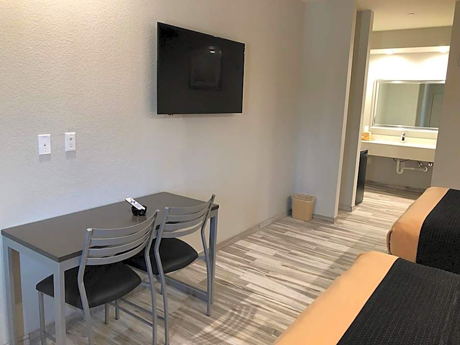 Crystal Inn Downtown