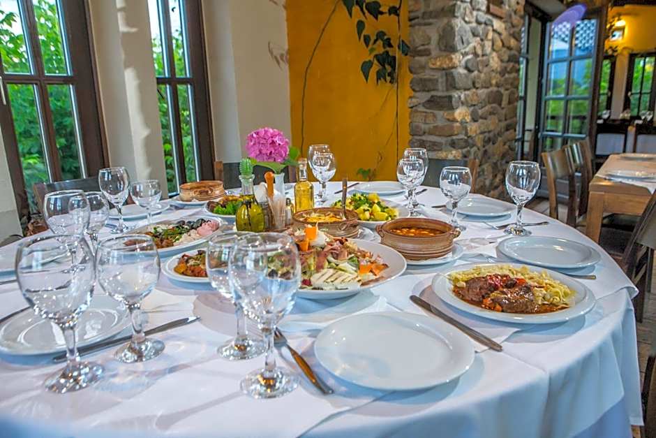 Oikoperiigitis Hotel