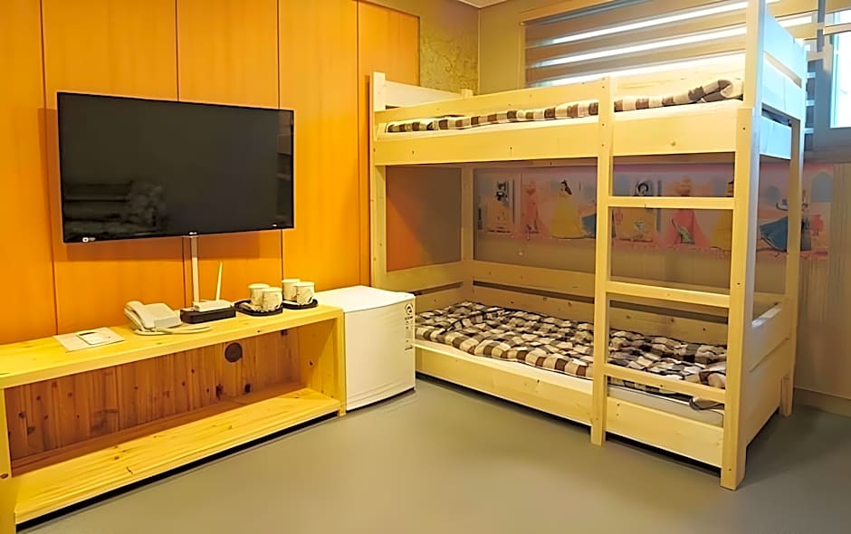 J2 Family Hotel