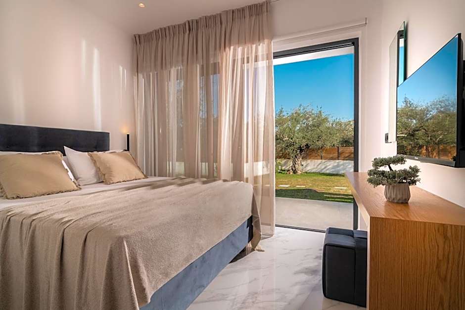 Photo 1 of 36 of Villa