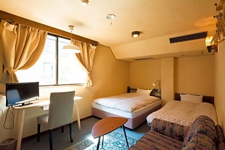 Twin Room with Private Bathroom