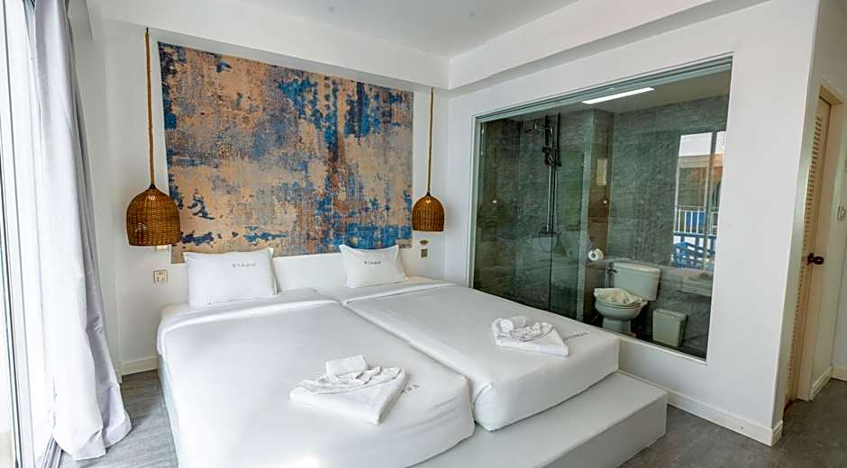 Meow Cat Cafe & Hotel