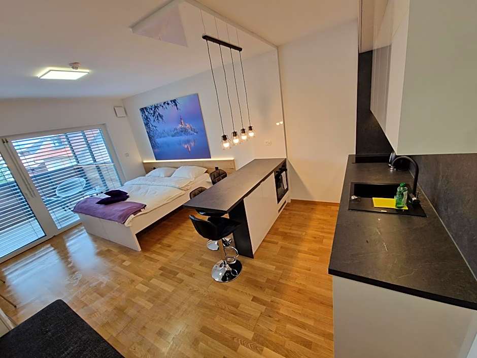 Apartments & Burgers REZIDENCA PIPANOVA