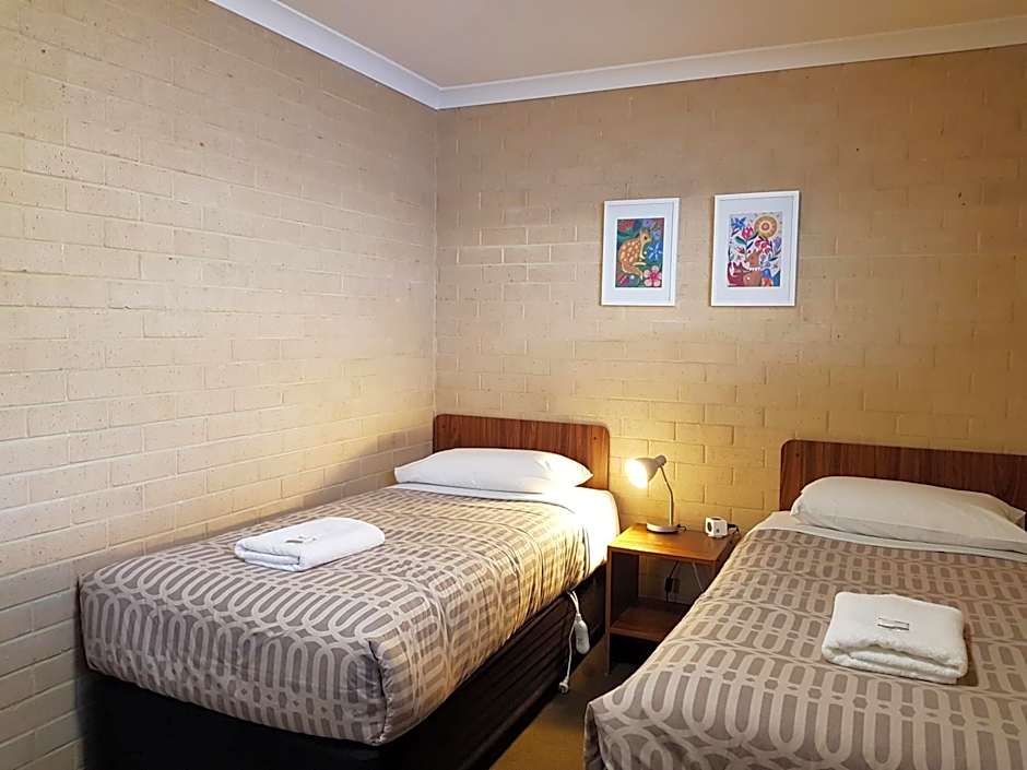 Albany Holiday Units