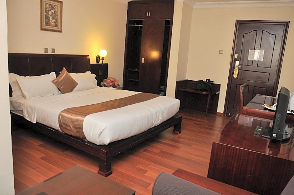 Kaleb Hotel