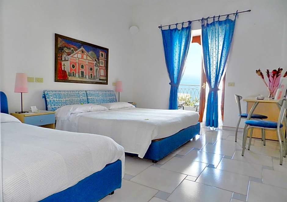 Hotel Holiday