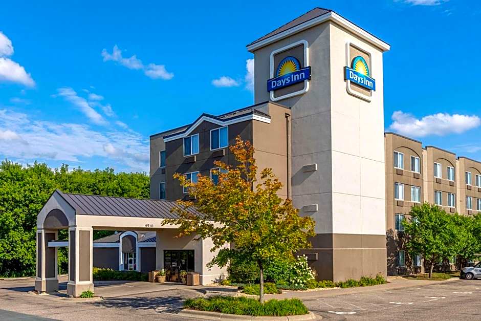 Days Inn by Wyndham Eagan Minnesota Near Mall of America